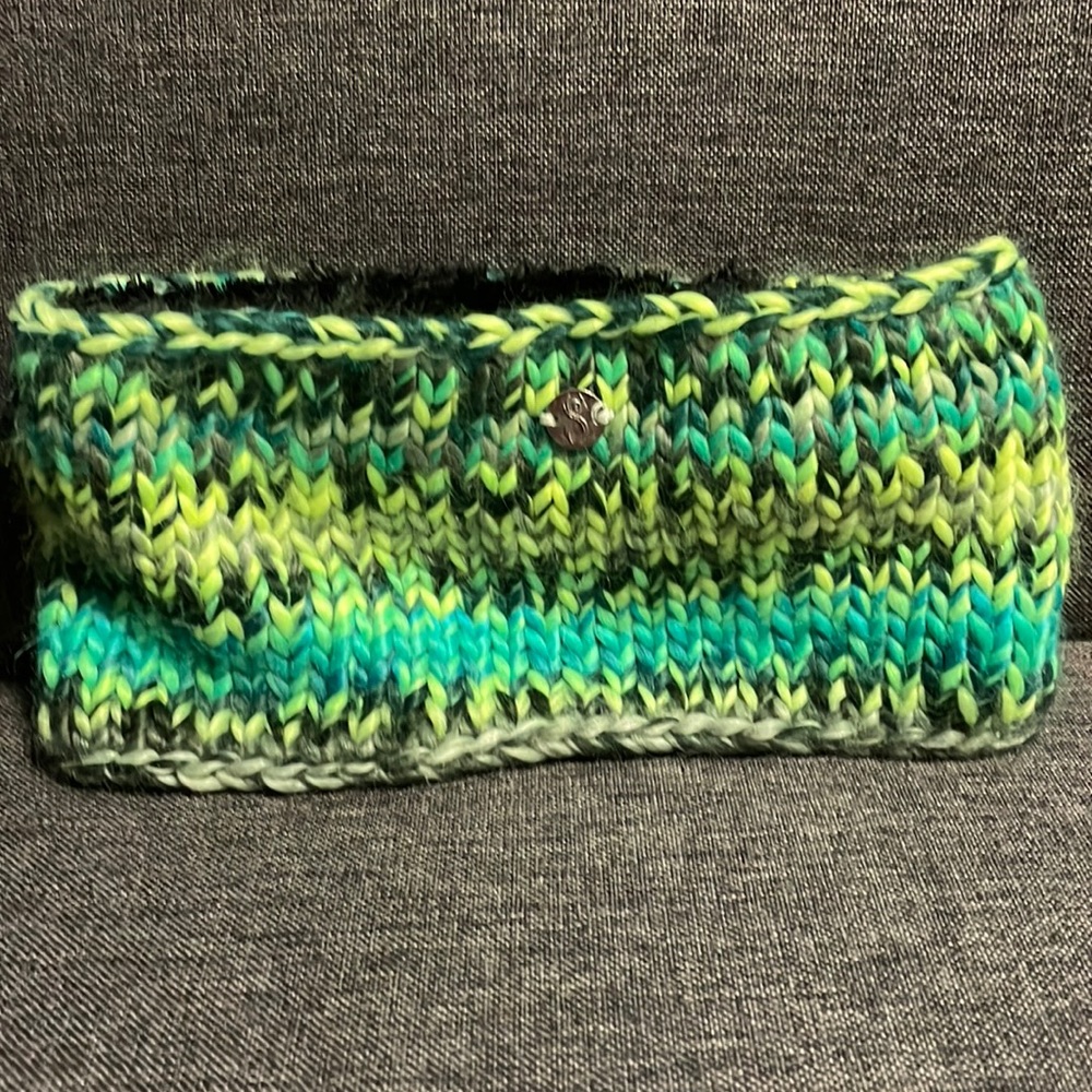 Spyder headband.